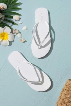 Coupon π Cupshe Blanco Minimalist Flip Flops π