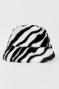 New 🧨 Cupshe Dynamic star Zebra Striped Fluffy Bucket Hat 😍