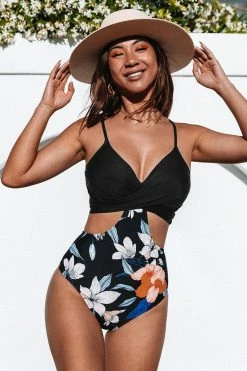 Promo 💯 Cupshe Seaside Holiday Wrap Front Cutout One Piece 🩱 Swimsuit ⌛