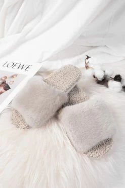 Outlet 🔥 Cupshe Ravenna Plush Faux Rabbit Fur Slippers ✨