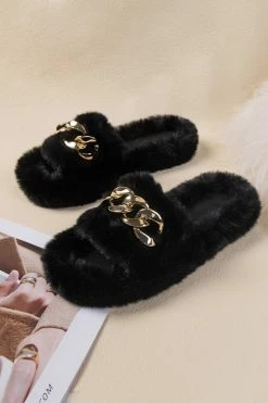 New β€οΈ Cupshe Brownstone Black Fluffy Chain Decor Slippers β¨