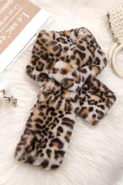 Discount ⭐ Cupshe Winter Escape Leopard Criss Cross Scarf 👏
