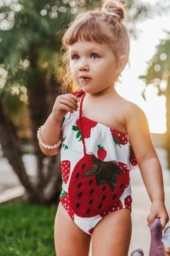 Flash Sale 💯 Cupshe Daisy Strawberry Print One Piece 🩱 Swimsuit For Toddler Girls And Girls 🔔
