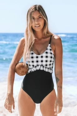 New ❤️ Cupshe Gingham and Black Ruffle One Piece 🩱 Swimsuit 🎁