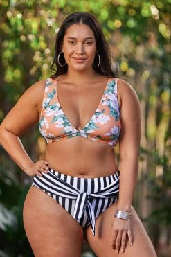 Brand new 🎁 Cupshe Floral and Striped Plus Size 👙 Bikini ⭐