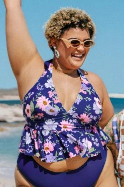 Promo 🤩 Cupshe Lainey Floral Halter Plus Size Tankini Top 🎉