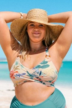 Cheap 🔔 Cupshe Myah Tropical Wrap Back Tie Plus Size 👙 Bikini Top ✔️