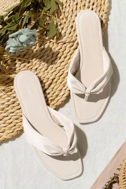 Discount ❤️ Cupshe Hera Ruched Thong Sandals 💯