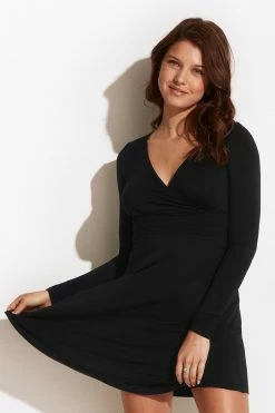 Brand new 🤩 Cupshe Neha V-neck A-shape Pleated 👗 Dress 👏