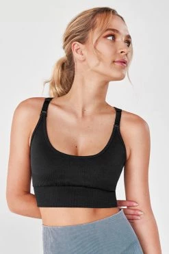 Coupon ✔️ Cupshe Blythe Black U-neck Medium Support Sports Bra 🌟