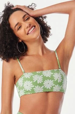 Best Pirce 👏 Cupshe Light Green Floral Bandeau 👙 Bikini Top 🧨 -Cupshe Online Shop 1 87d1f860 469a 4cd0 8b83 e8b8a484f889