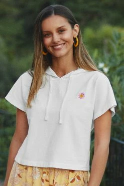 New 🤩 Cupshe Candy Kiss Floral Embroidery Short Sleeve Crop Hoodie 🧨