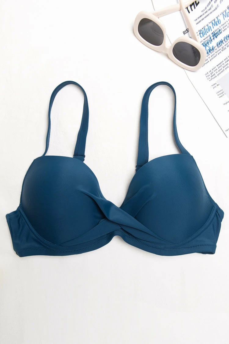 Wholesale 😍 Cupshe Elsa Criss Cross Ruched Plus Size 👙 Bikini Top 🎉 3 Wholesale 😍 Cupshe Elsa Criss Cross Ruched Plus Size 👙 Bikini Top 🎉 - Image 3