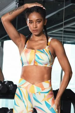 Promo ⭐ Cupshe Amantea Abstract Print Zip Front Sports Bra ❤️ 7 Promo ⭐ Cupshe Amantea Abstract Print Zip Front Sports Bra ❤️ -Cupshe Online Shop 1 ba69c087 c2f8 4a9c 867b 352caad57b06