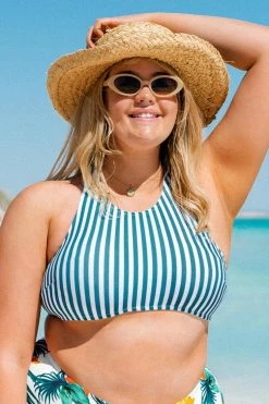 Coupon 🌟 Cupshe Anya Striped Crisscross Plus Size 👙 Bikini Top 🔥