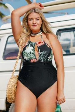 Brand new 🤩 Cupshe Emelia Tropical Halter Plus Size One Piece 🩱 Swimsuit 🛒