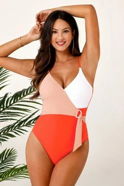 New 🌟 Cupshe Cute Colorblock Wrap Crisscross One Piece 🩱 Swimsuit ⭐ -Cupshe Online Shop 1 c9adda2a 984d 438a b4e2 3dbc58d2082b