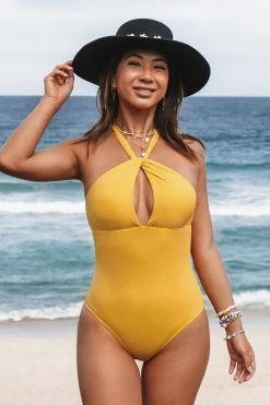 Brand new 👍 Cupshe Asha Rib Criss Cross Tie Back One Piece 🩱 Swimsuit 👏