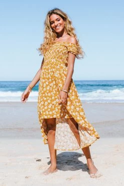 Coupon 🌟 Cupshe Frances Yellow Daisy Floral Smocked 👗 Dress 🤩