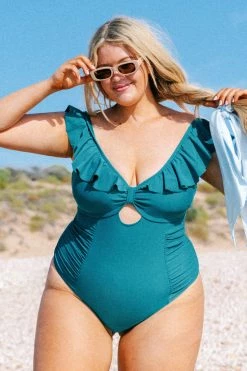 Brand new β¨ Cupshe Ashley Ruffle Trim Plus Size One Piece π©± Swimsuit π