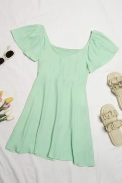 Flash Sale 🎁 Cupshe Karly Green Square Neck Smocked 👗 Dress 😍 -Cupshe Online Shop 1 f4f0a904 2e72 4fa4 aa1c e871ea27b27e