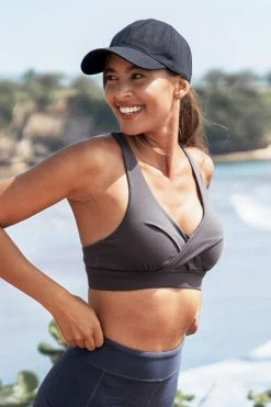 Top 10 ⌛ Cupshe Nightrun Twist Tank Sports Bra ✨