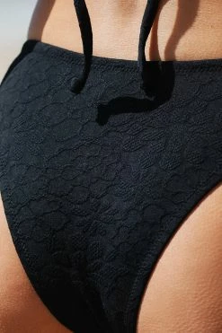 Outlet 👏 Cupshe Paris Triangle Cup String 👙 Bikini 🛒 5 Outlet 👏 Cupshe Paris Triangle Cup String 👙 Bikini 🛒 -Cupshe Online Shop 2 18365bc8 ccf7 4797 af93 2fa60d217d77