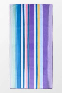 Brand new 🌟 Cupshe Fuschia Striped Beach Blanket 👏 -Cupshe Online Shop 2 27e40606 c0ac 4584 98fb 6ae22539518d