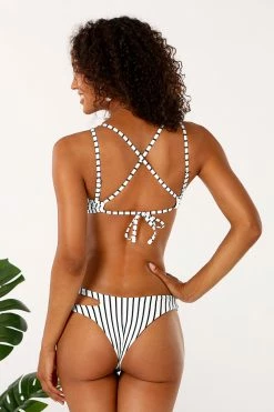 Outlet ⭐ Cupshe Striped Strappy Cutout 👙 Bikini 👏 -Cupshe Online Shop 2 2f568013 9dbb 4ad7 a4d3 9cd40608572e