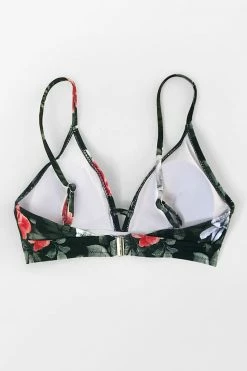 Cheap 😍 Cupshe Red Floral V-Neck 👙 Bikini Top 🎁 -Cupshe Online Shop 2 933dd16f 56c4 4b9d 9b1b 617d2eeab8cd