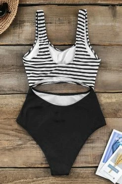 Outlet 😍 Cupshe Black and White Cutout One Piece 🩱 Swimsuit 👍 -Cupshe Online Shop 2 a637c53c 14a1 4484 a22a aef9001637af