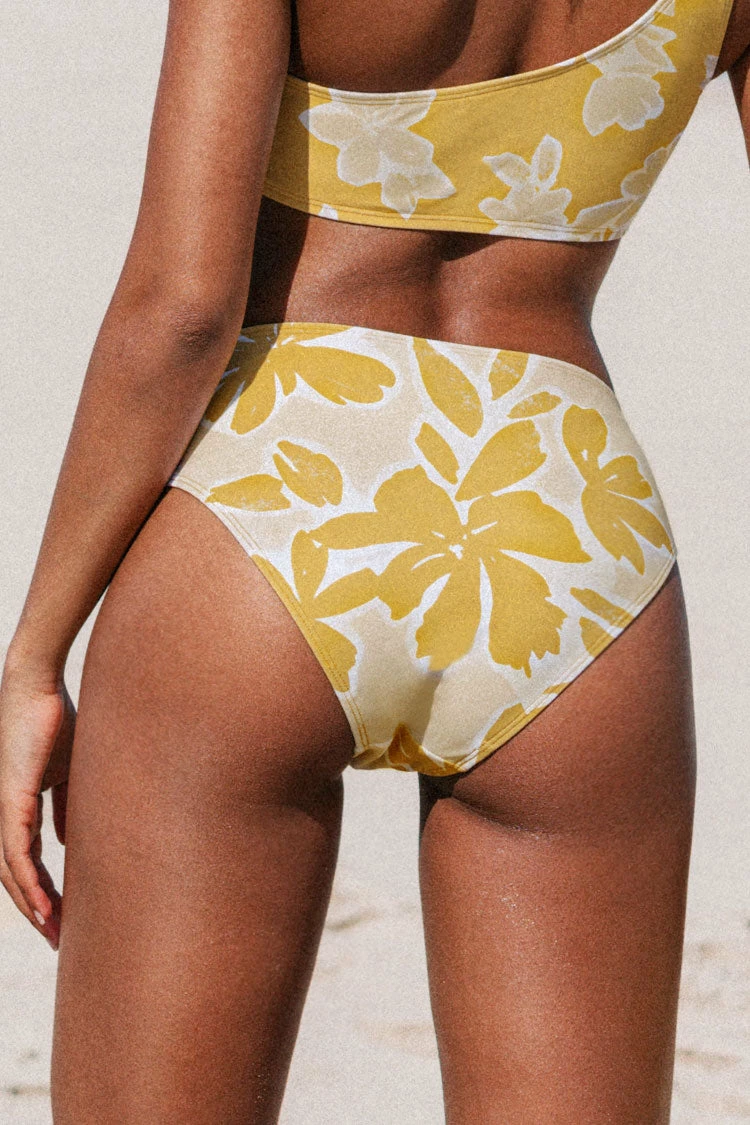 Outlet π― Cupshe Delicate Expressions Side Shirred Mid Rise π Bikini Bottom β€οΈ 2 Outlet π― Cupshe Delicate Expressions Side Shirred Mid Rise π Bikini Bottom β€οΈ - Image 2