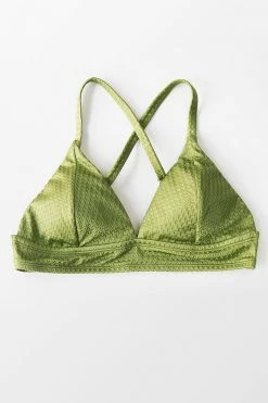 Best reviews of 🔥 Cupshe Green Textured Triangle 👙 Bikini Top 🔥 -Cupshe Online Shop 2 d34c3bbd 0acb 44a5 87ef 2ed52fb6f8b7