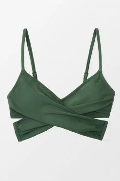 Flash Sale 😍 Cupshe Elliott Wrap Tie Back 👙 Bikini Top 👍 -Cupshe Online Shop 2 d5afe9ac 02ef 4394 bfe3 c12caf5151e8