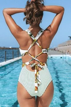 Promo ✨ Cupshe White Floral and Stripe One Piece 🩱 Swimsuit 🔥