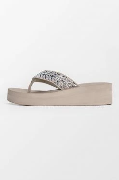 Best Pirce π Cupshe Runyon Wide Straps Sandals π 6 Best Pirce π Cupshe Runyon Wide Straps Sandals π -Cupshe Online Shop 3 16ae25b2 9022 44dc 9f7d 58ec7025f089