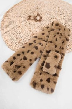 Flash Sale 🤩 Cupshe Winter Escape Criss Cross Scarf 🎁 -Cupshe Online Shop 3 2 7d9fd690 d22e 437b 9b15 3449f0be0177