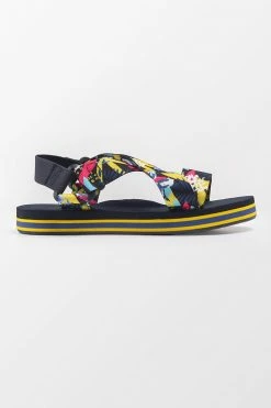 New 🌟 Cupshe Hibiscus Crisscross Slingback Sandals ❤️ -Cupshe Online Shop 3 3532c0af 0597 4d7b b9a0 deb0ddc48669