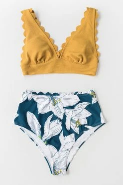 Buy ⭐ Cupshe Yellow and Floral V-Neck Scalloped 👙 Bikini 🤩 -Cupshe Online Shop 3 386afd69 b53b 40d0 becb 6004c3d1f5ec