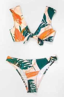 Discount 🎉 Cupshe Bright Leafy Print 👙 Bikini Top 🤩 -Cupshe Online Shop 3 40e8a1a4 2648 44f9 a8d5 415dd391d950