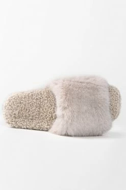 Outlet 🔥 Cupshe Ravenna Plush Faux Rabbit Fur Slippers ✨ -Cupshe Online Shop 3 8b8c61a5 c5e0 4c1a 8185 77a22f1eb366