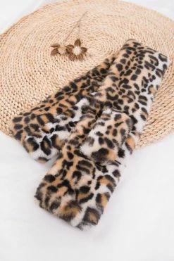 Discount ⭐ Cupshe Winter Escape Leopard Criss Cross Scarf 👏 -Cupshe Online Shop 3 9faff0f4 bc20 480d bb7c 24531cf09c74