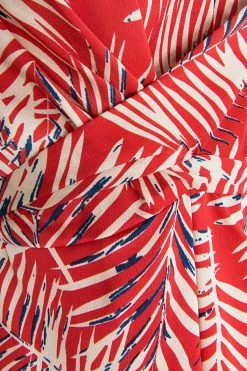 Flash Sale 🧨 Cupshe Emmy Leafy Wrap 👗 Dress 🧨 -Cupshe Online Shop 3 a8cce9e4 fbfe 4a6c 8c58 7b1fa9d6c8ed