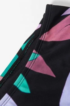 Flash Sale 🔔 Cupshe Tropicool Leaf Twist Front Bandeau and Cheeky High Waist Set ✨ -Cupshe Online Shop 3 b3215e4e c694 46fc bde1 34d6408d84ef