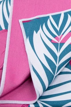 Best Pirce 🎁 Cupshe ☀️ Summer Nights Floral And Leafy Beach Blanket ⌛ -Cupshe Online Shop 3 b52bd60f a85b 4587 8440 89db9a5f5440