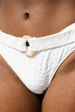 Discount 😀 Cupshe Alaia White Triangle Belted 👙 Bikini 👏 -Cupshe Online Shop 4 1729aca0 4802 4253 b4c2 4c9378ace99b