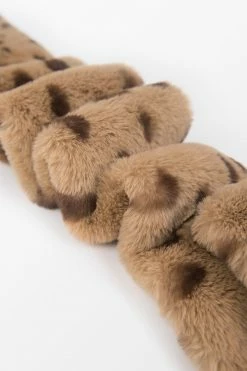 Flash Sale 🤩 Cupshe Winter Escape Criss Cross Scarf 🎁 -Cupshe Online Shop 4 2 a7d93775 a38f 4bc7 aad0 b1769d933bab