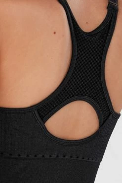 Coupon ✔️ Cupshe Blythe Black U-neck Medium Support Sports Bra 🌟 -Cupshe Online Shop 4 2ec76241 0953 4d77 a622 ec97bb56e6f4