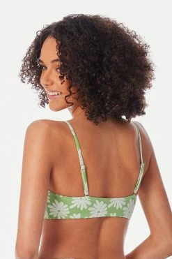 Best Pirce 👏 Cupshe Light Green Floral Bandeau 👙 Bikini Top 🧨 -Cupshe Online Shop 4 3 a7a4c122 c23d 4079 af4f e0ac7efcc0f8