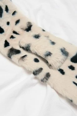 Coupon 👏 Cupshe Winter Escape Cow Pattern Criss Cross Scarf ✔️ -Cupshe Online Shop 4 3 bd8251e9 f146 4948 b232 96239449dcb8